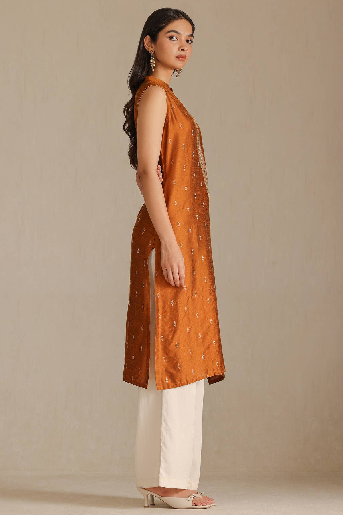 Mustard Viscose Blend Woven Design Kurta With Zari - View 4