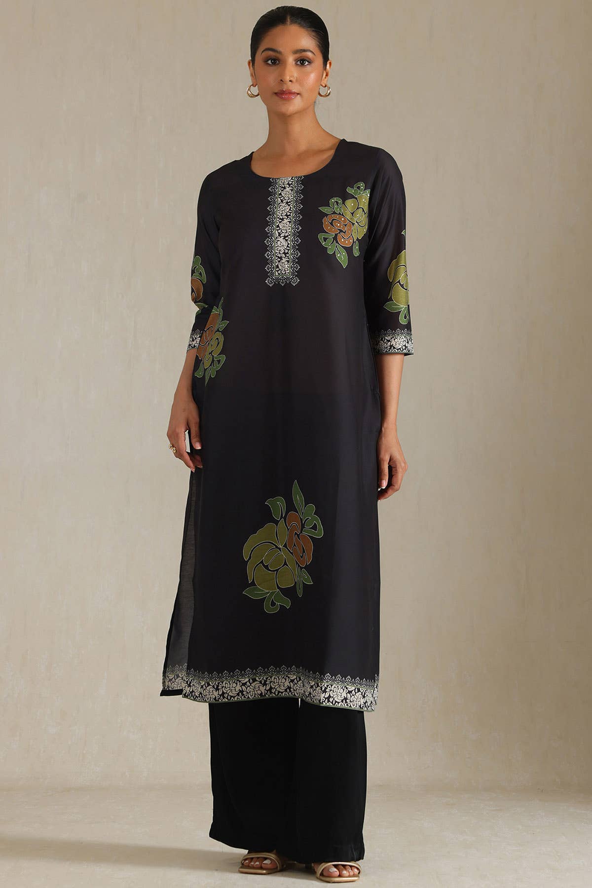 Black Muslin Botanical Print Kurta - View 4